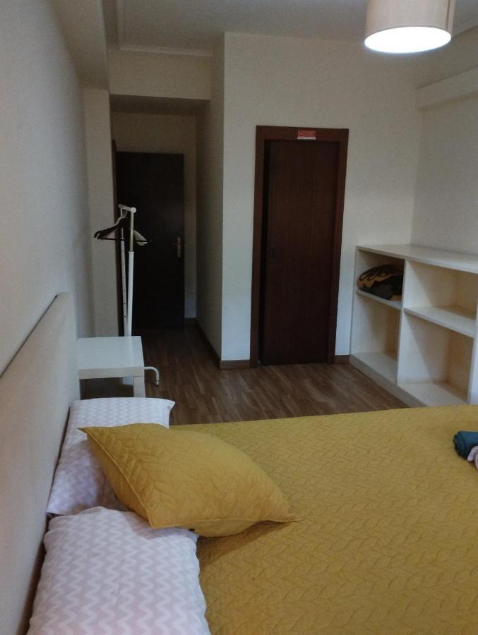 Апартаменты Quarto 2 Com Banheiro Privado Порту Экстерьер фото